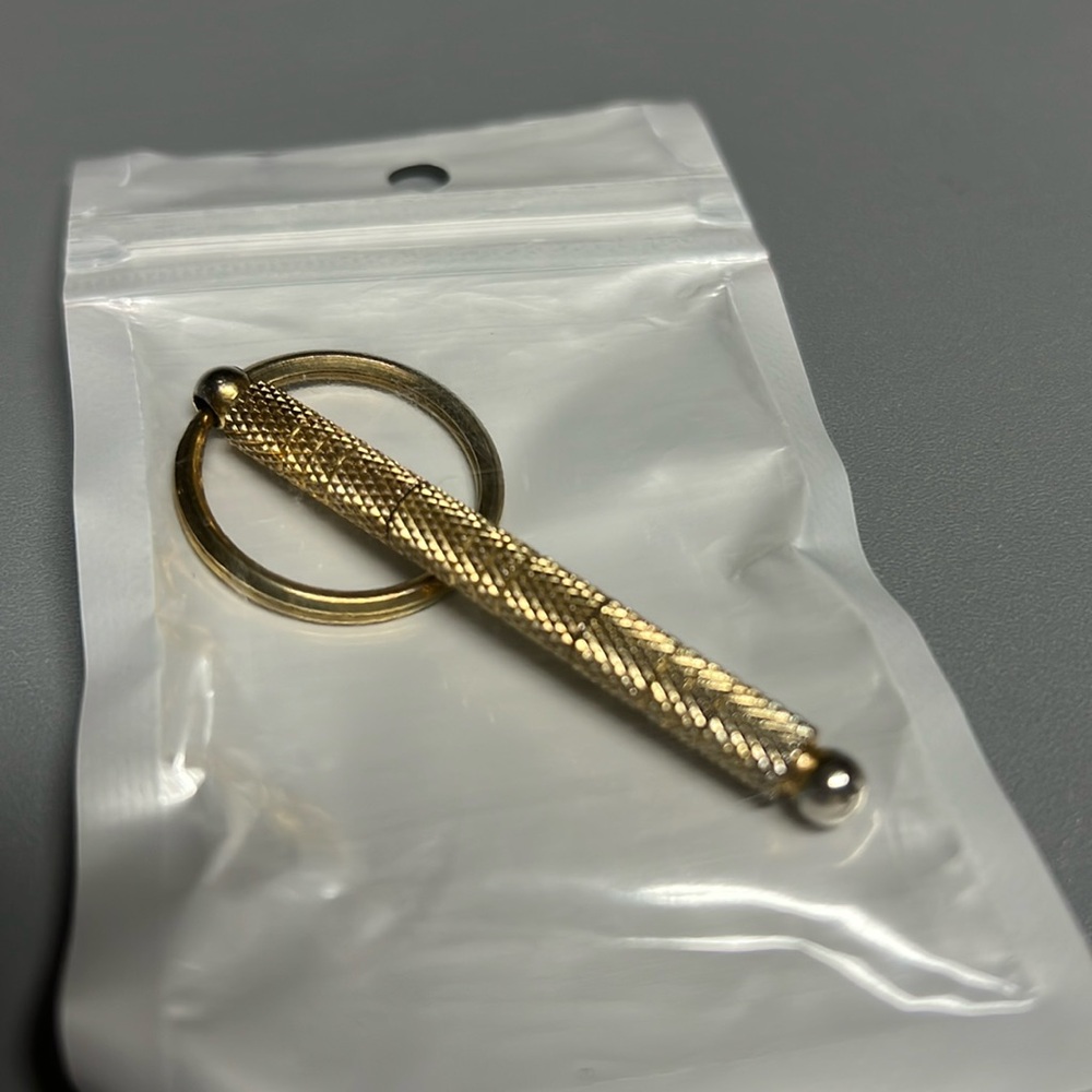3-in-1 Keychain w/Mini Screwdrivers